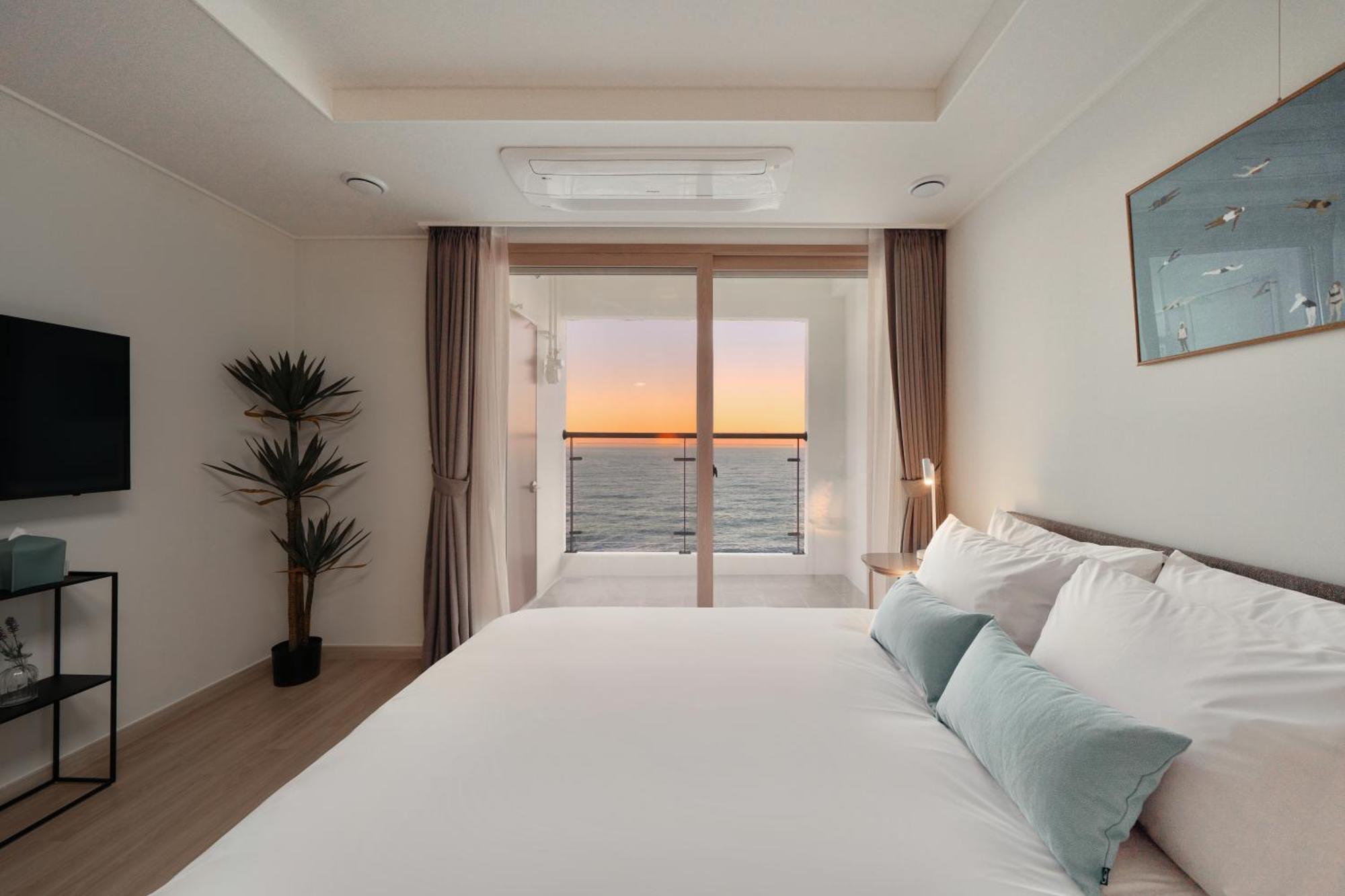 Urbanstay Sokcho Deungdae Beach מראה חיצוני תמונה